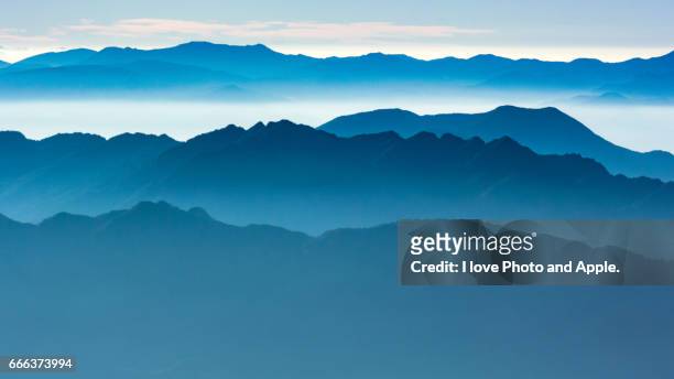 mountains of japan - 長野県 fotografías e imágenes de stock