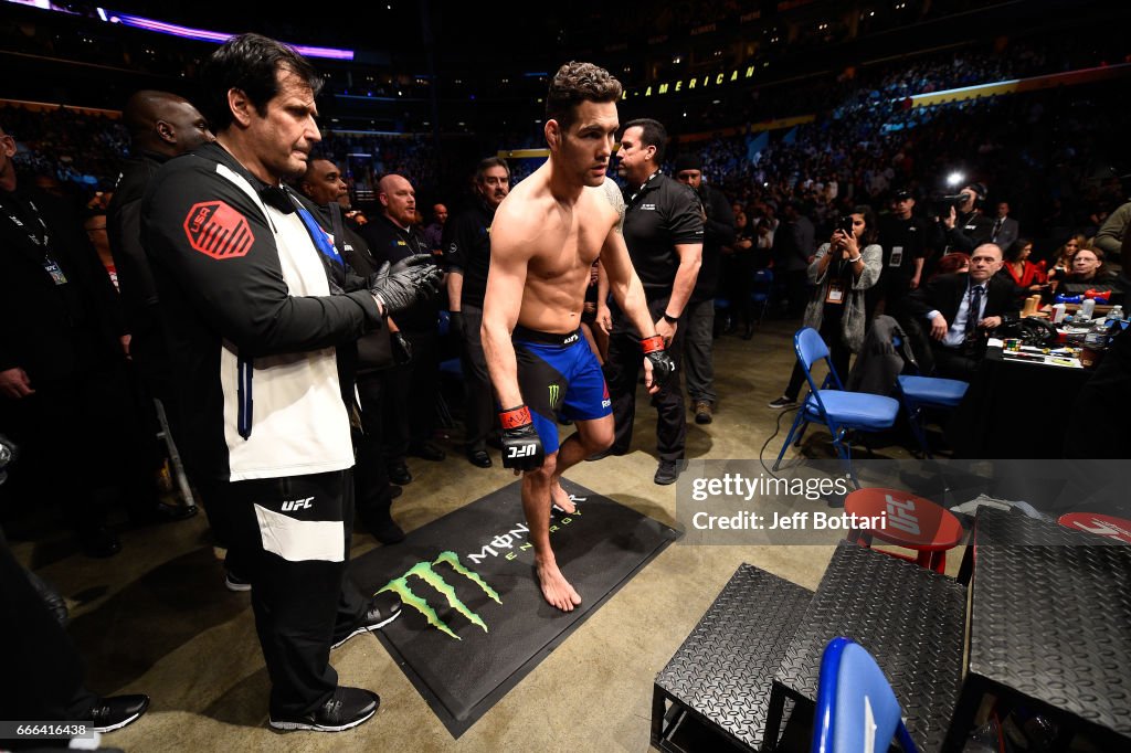 UFC 210: Weidman v Mousasi