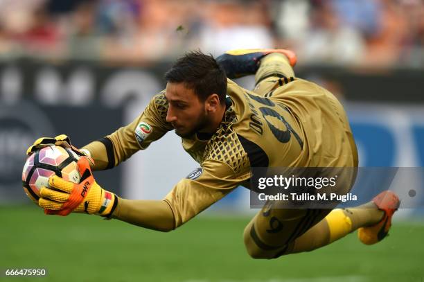 Gianluigi Donnarumma goalkeeper of Milan in action during the Serie A match between AC Milan and US Citta di Palermo at Stadio Giuseppe Meazza on...