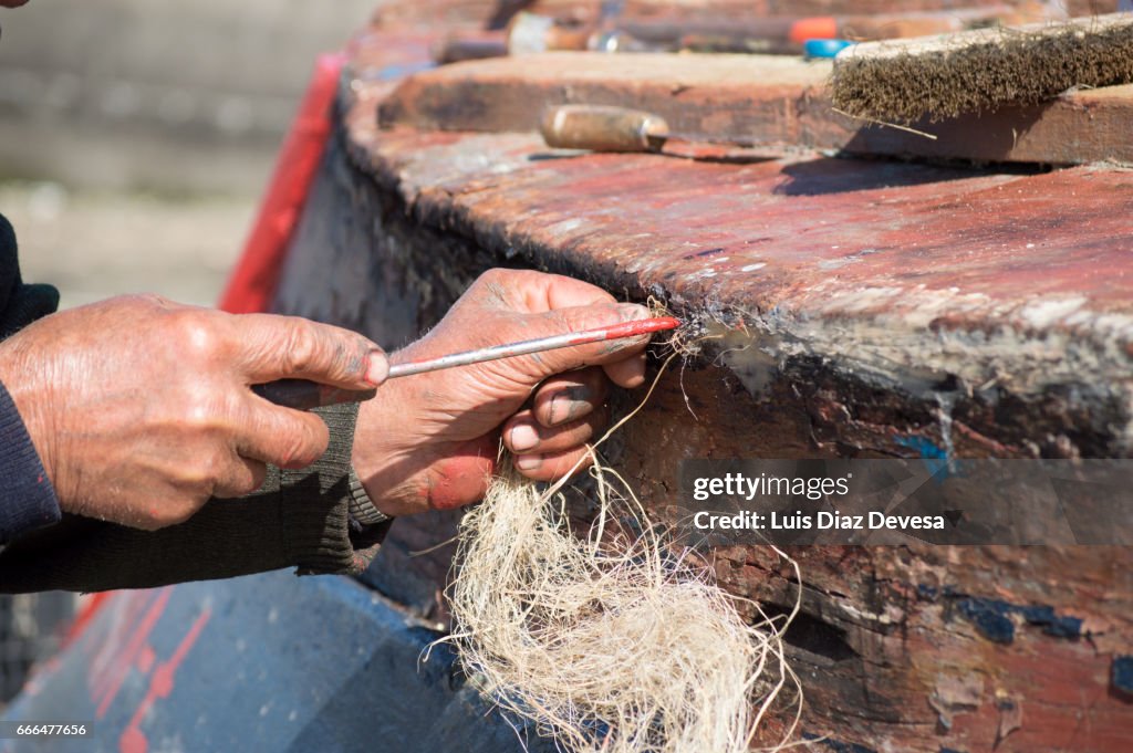 Repairing a leak on the boat's hull