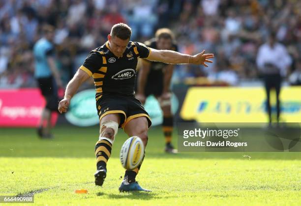 Jimmy Gopperth of Wasps successfully converts a Matt Mullan try to win the match with the final kick during the Aviva Premiership match between Wasps...