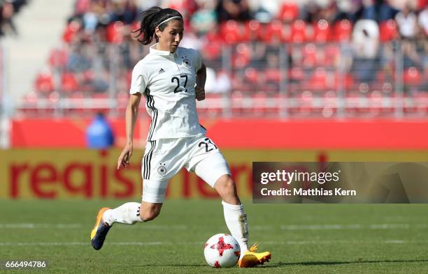 Sara Doorsoun of Germany runs with the ball during the women's international friendly match between Germany and Canada at Steigerwald Stadion on...