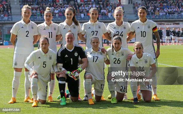 The team of Germany pose prior to the women's international friendly match between Germany and Canada at Steigerwald Stadion on April 9, 2017 in...