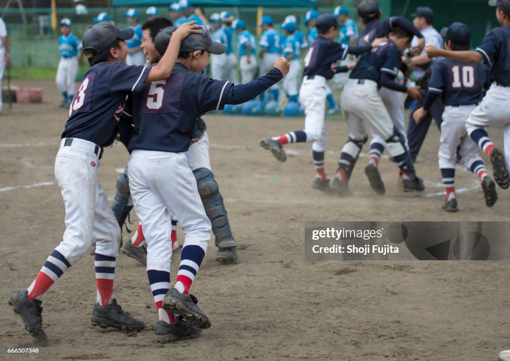Youth Baseball Players, Teammates,win the game