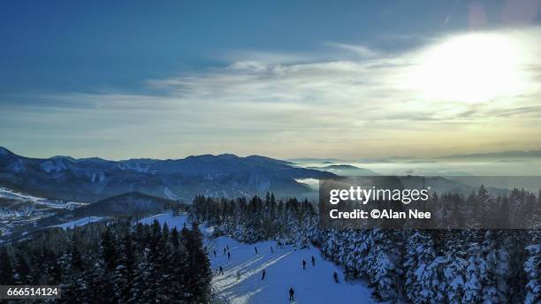 snow mountain in nagano - 長野県 fotografías e imágenes de stock