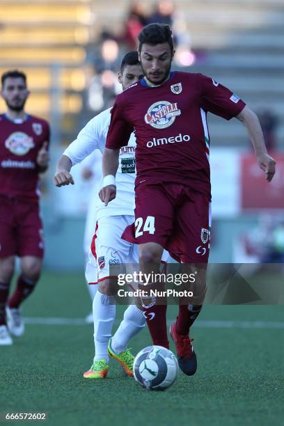 Luca Ghiringhelli difensore dell'A.C. Reggiana in azione durante la gara di Lega Pro girone B tra Teramo Calcio 1913 e A.C. Reggiana presso lo stadio...