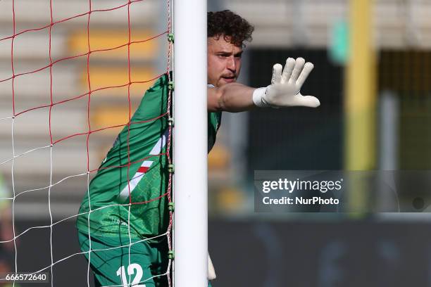 Davide Narduzzo portiere dell'A.C. Reggiana durante la gara di Lega Pro girone B tra Teramo Calcio 1913 e A.C. Reggiana presso lo stadio Gaetano...