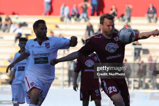 Trevor Trevisan difensore dell'A.C. Reggiana libera l'area di rigore durante la gara di Lega Pro girone B tra Teramo Calcio 1913 e A.C. Reggiana...