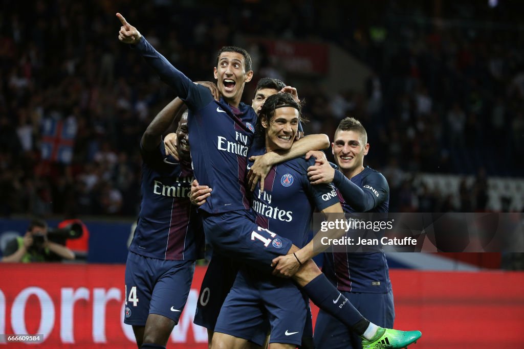 Paris Saint-Germain v EA Guingamp - Ligue 1