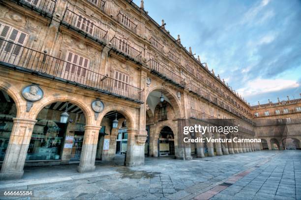 plaza mayor - salamanca, spain - städtischer platz ストックフォトと画像