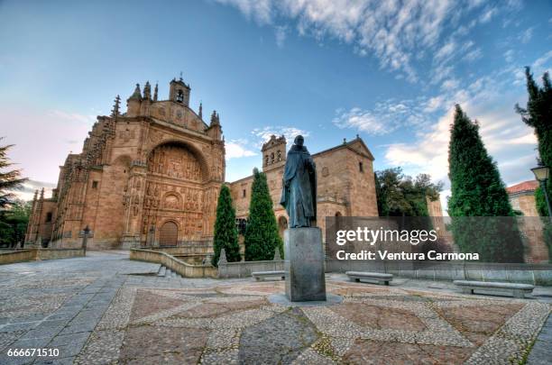 convento de san esteban - salamanca, spain - städtischer platz ストックフォトと画像