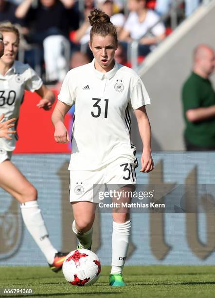 Linda Dallmann of Germany runs with the ball during the women's international friendly match between Germany and Canada at Steigerwald Stadion on...