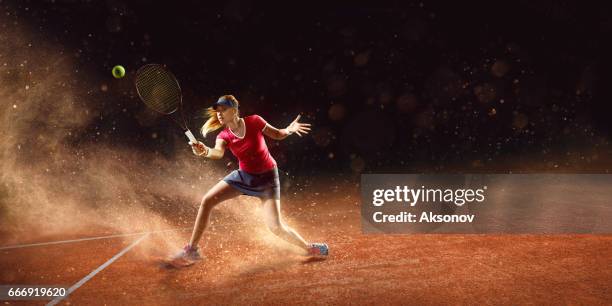 tennis: sportlerin in aktion - tennis stock-fotos und bilder