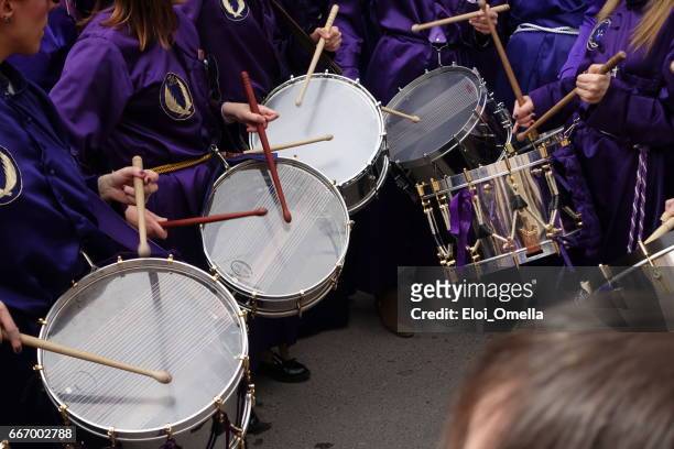 calanda aragon ruta del tambor procession semana santa påsk trummor spanien - aragonien bildbanksfoton och bilder