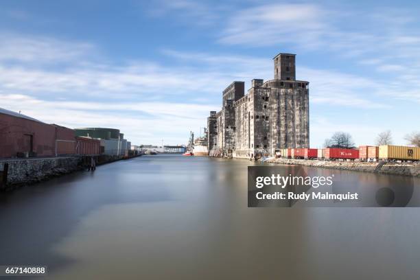 abandoned red hook grain terminal - red hook fotografías e imágenes de stock