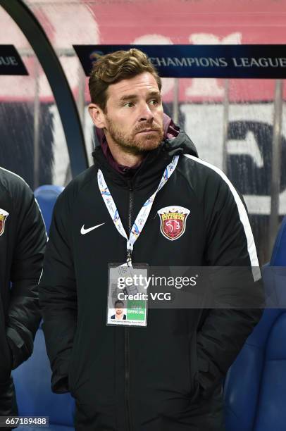 Shanghai SIPG head coach Andre Villas-Boas looks on during the AFC Champions League Group F match between Urawa Red Diamonds and Shanghai SIPG at...