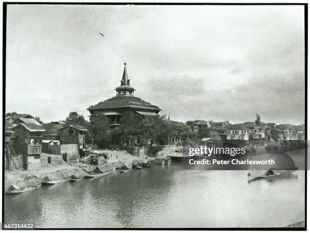 View of the Shah Hamdan mosque on the bank of the Jhelum River in Srinagar. Also known as the Khanqah Mosque, it is one of the oldest Muslim shrines...