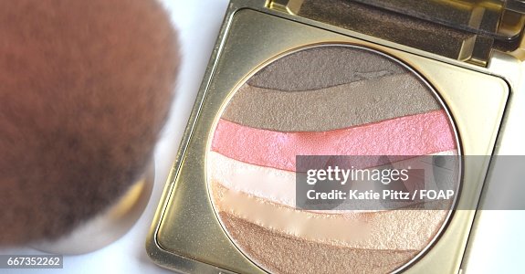 Bronzer Kit Bronzer Makeup Kit High-Res Stock Photo - Getty Images