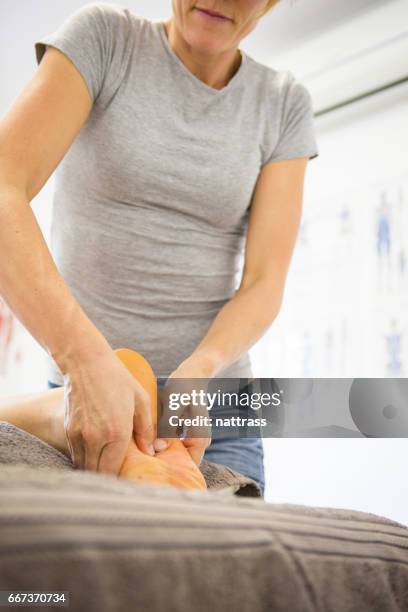 Message Tissue 171 Massage Deep Tissue Stock Photos, High-Res Pictures, and Images ...