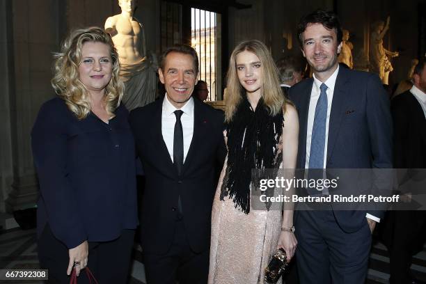 Justine Wheller Koons, Jeff Koons, Natalia Vodianova and Antoine Arnault attend the "LVxKOONS" exhibition at Musee du Louvre on April 11, 2017 in...