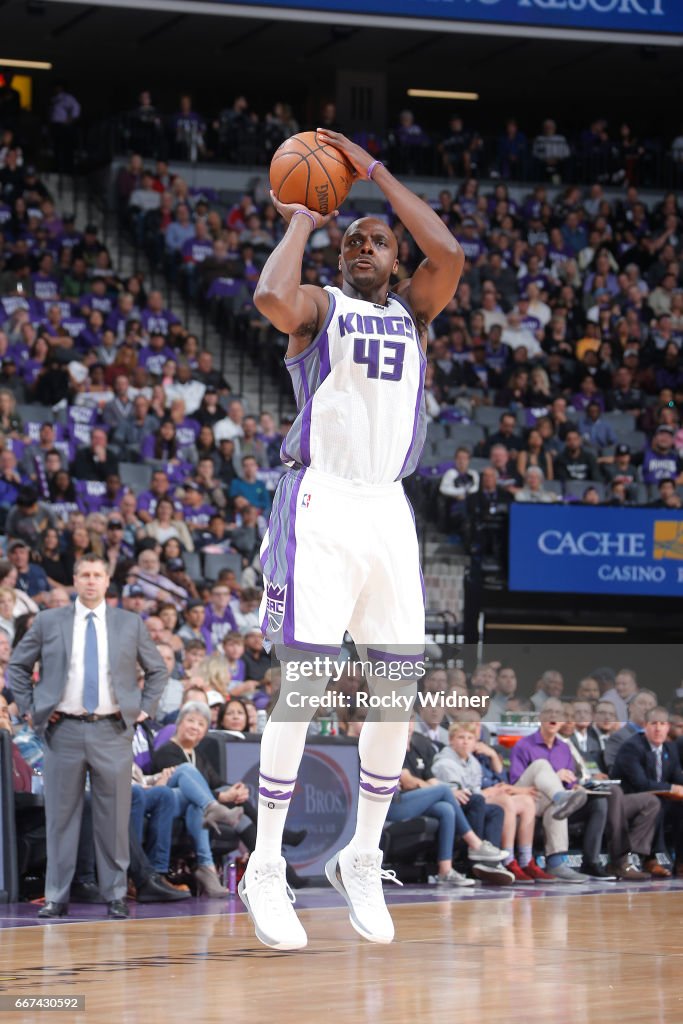 Phoenix Suns v Sacramento Kings