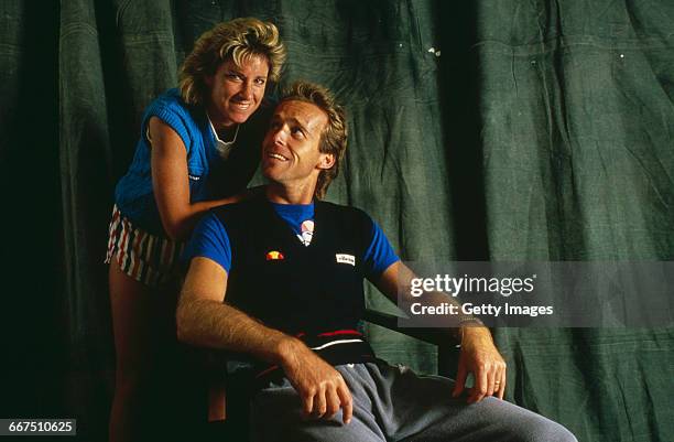 English tennis player John Lloyd and his wife, American tennis player Chris Evert-Lloyd, circa 1985.