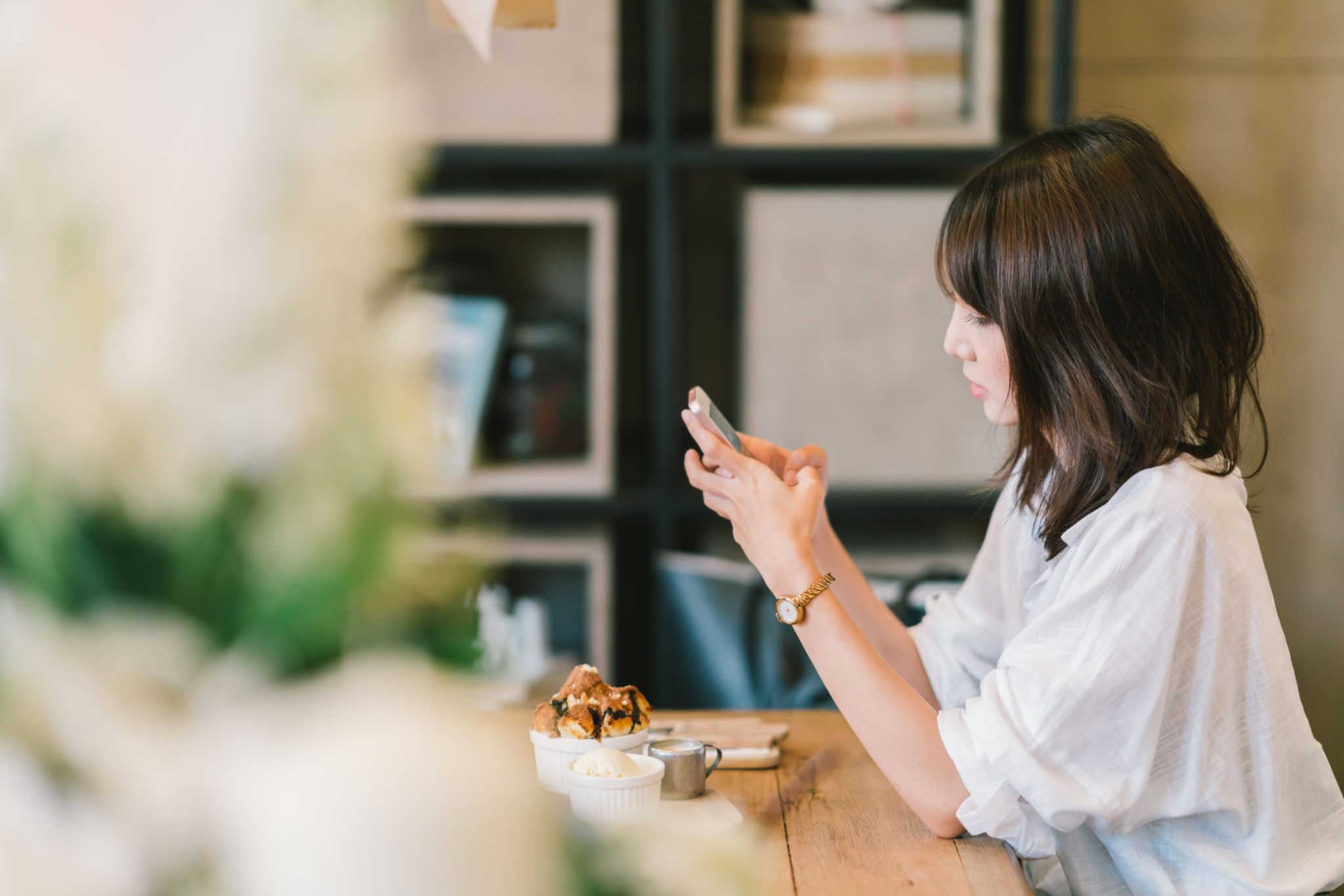 cafe social media