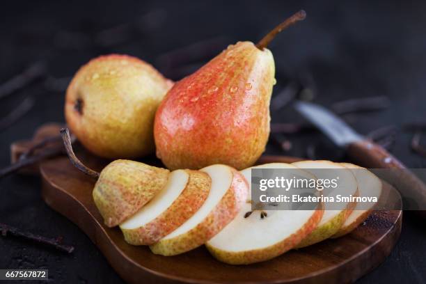 fresh ripe pears - birne stock-fotos und bilder