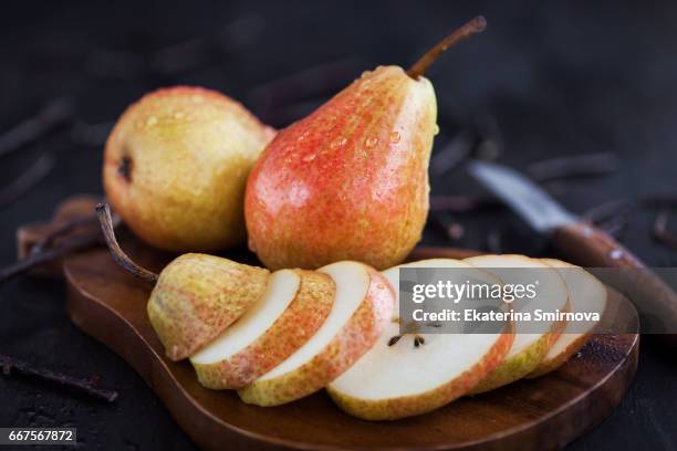 fresh ripe pears - pera fotografías e imágenes de stock