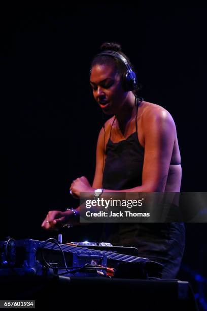 Liz Cambage Dj Photos and Premium High Res Pictures - Getty Images