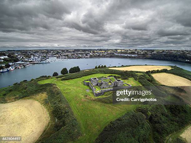 james fort and kinsale harbor, cork, ireland - county cork stockfoto's en -beelden