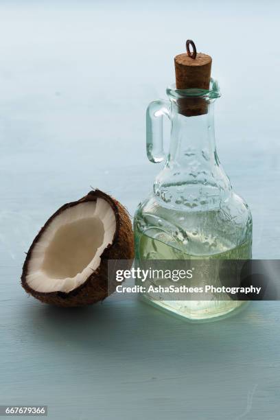 coconut oil - kokosnussöl stock-fotos und bilder