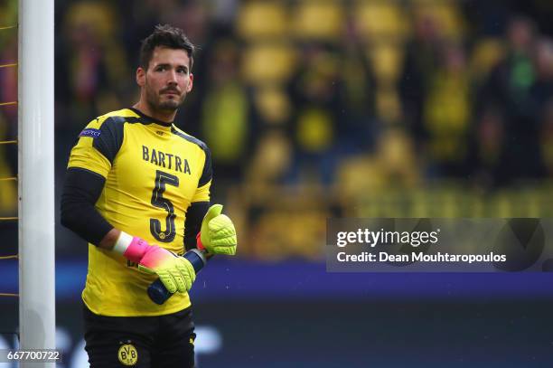 Roman Buerki of Borussia Dortmund wears the number 5 shirt worn by the injured Marc Bartra after the team coach attack prior to the UEFA Champions...