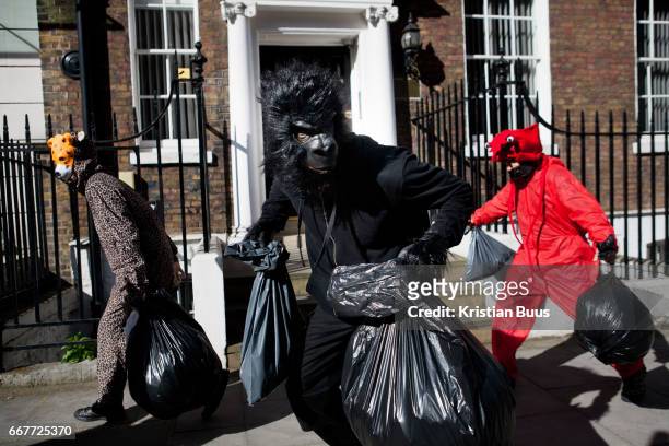 Around 40 activists dressed as animals invaded the PR firm Bell Pottinger in April 10 in central London, United Kingdom. The activists want to...