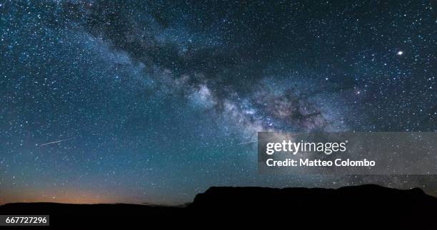 milky way in the sky, united states - versante nord del grand canyon foto e immagini stock