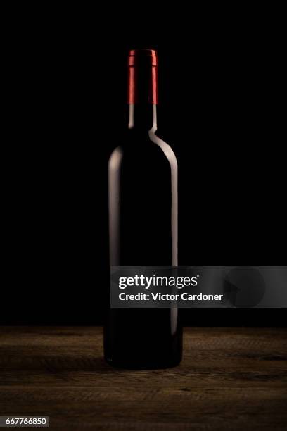 wine bottle silhouette - red wine stock pictures, royalty-free photos & images