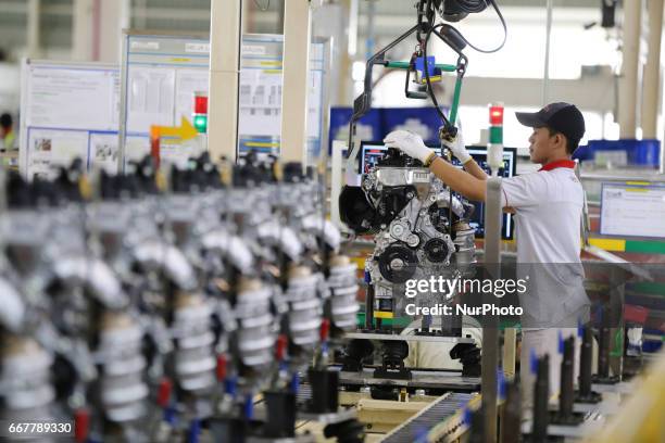 56 Toyota Motor Manufacturing Process In Java Stock Photos, High-Res ...