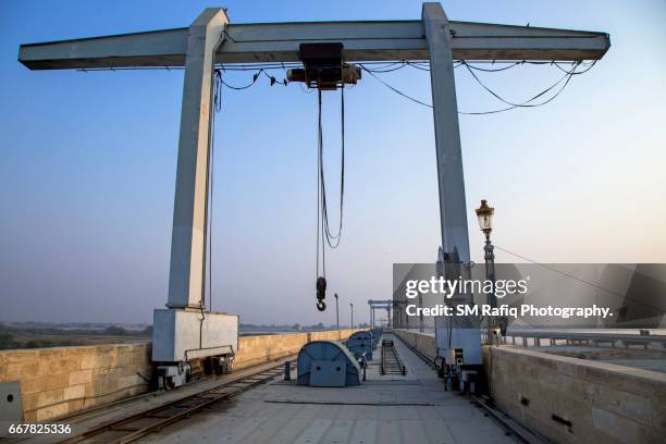 sukkur barrage - sukkur stock pictures, royalty-free photos & images