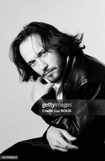 Swiss actor Vincent Perez for his directing debut, Peau d'Ange.