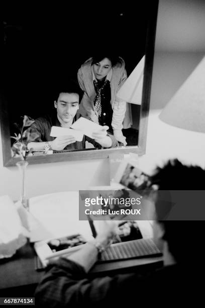 French actor and director Yvan Attal and his wife, actress and singer Charlotte Gainsbourg on the set of his film Ma Femme est une Actrice .