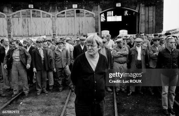 British director, screenwriter and producer Alan Parker on the set of his musical film Evita, based on the book by Tim Rice.