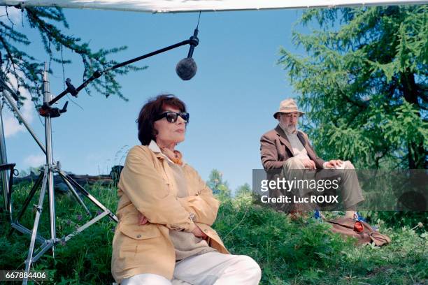 French actors Judith Magre and Philippe Noiret on the set of Le Pique-nique de Lulu Kreutz, written by Yasmina Reza and directed by Didier Martiny.