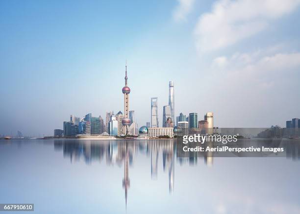 shanghai skyline - shanghai stockfoto's en -beelden