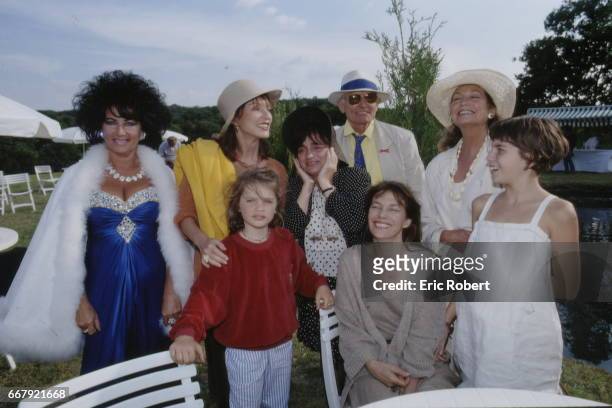 Marina Castelnuovo, Liz Taylor Italian look-alike, Marie-France Pisier, a young girl, French director Agnes Varda , X, Alexandra Stewart and seated...