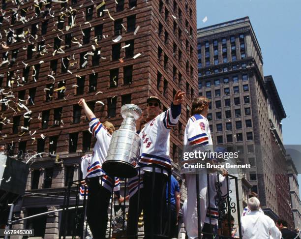 Messier Rangers Stanley Cup Photos and Premium High Res Pictures ...