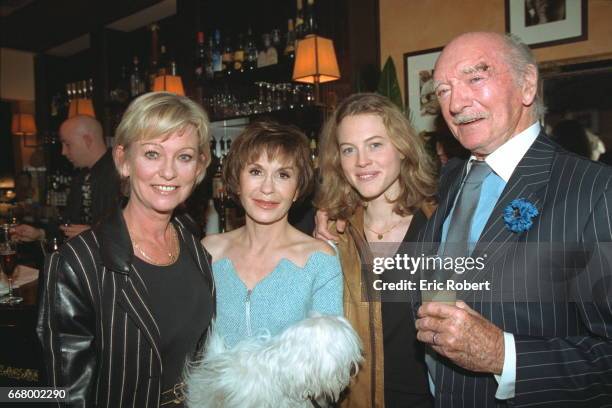 Evelyne Leclerq, Dani}le Evenou, Mathilde Penin and Eddie Barclay.