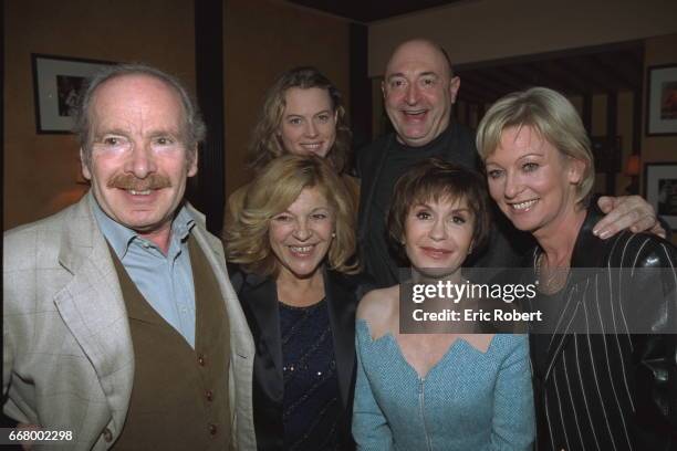 Popeck, Nicoletta, Mathilde Penin, Dani}le Evenou Guy Montagn{ and Evelyne Leclercq.