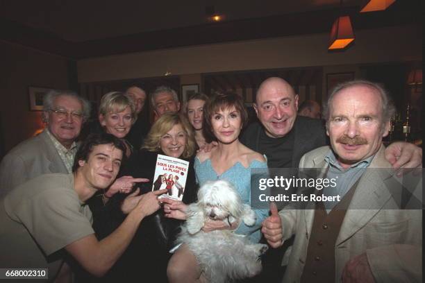 Georges Fillioud, X, Evelyne Leclercq, Nicoletta, Jean-Luc Moreau, Mathilde Penin, Dani}le Evenou, Guy Montagn{ and Popeck.