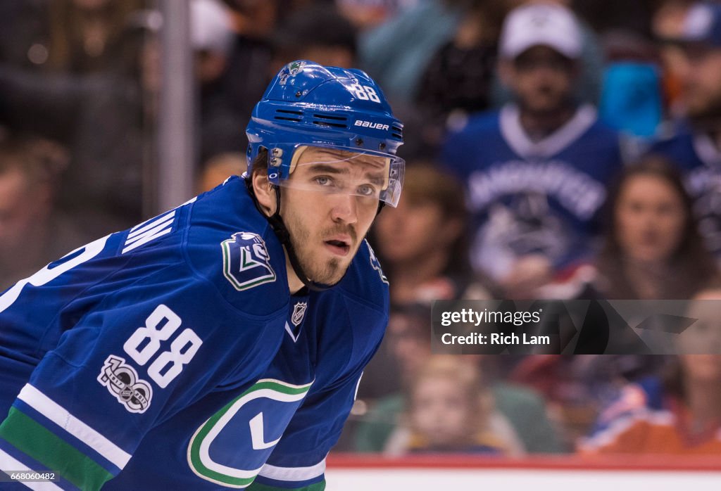 Edmonton Oilers v Vancouver Canucks"t