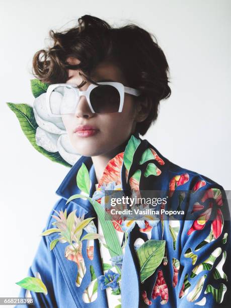 collage of woman with flowers - lady studio sonnenbrille stock-fotos und bilder